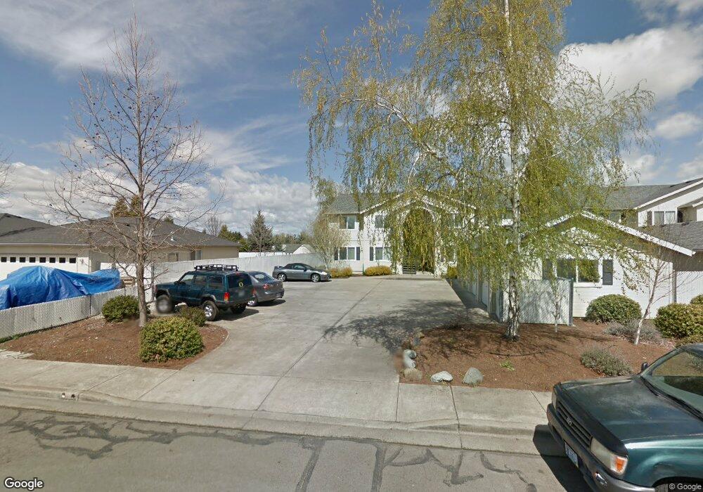 855 Columbine Way, Central Point, OR 97502 - photo 1