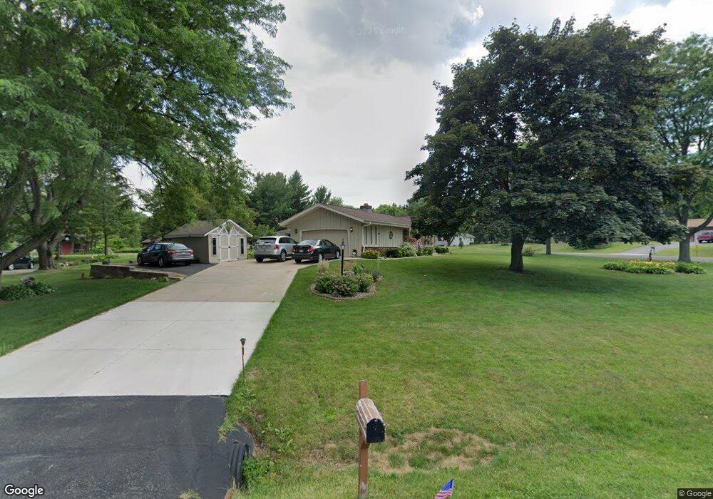 N57W25567 Fox Hollow Dr, Sussex, WI 53089 - photo 1