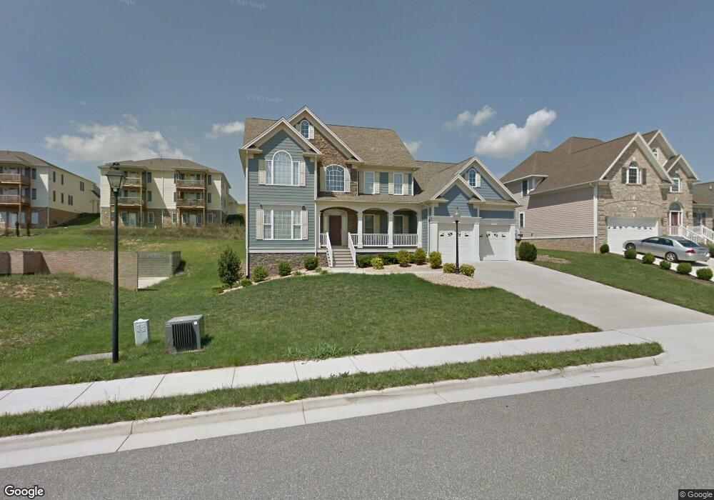 301 Windsor Dr, Fishersville, VA 22939 - photo 1