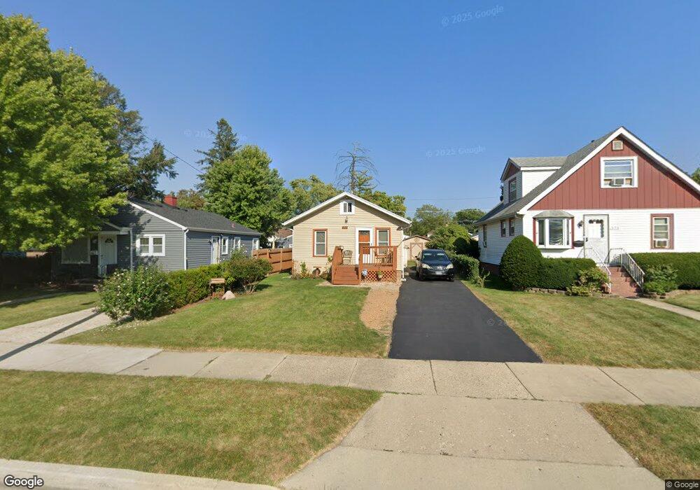 573 S Fulton Ave, Waukegan, IL 60085 - photo 1