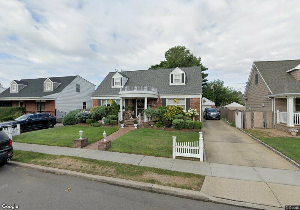 310 Commonwealth St, Franklin Square, NY 11010 - photo 1