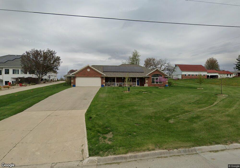 1236 S 20th Ave W, Newton, IA 50208 - photo 1