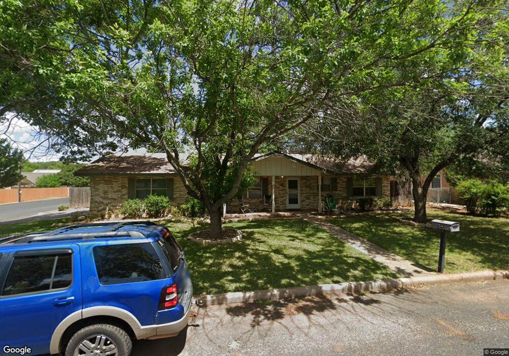 602 N Bowie St, Fredericksburg, TX 78624 - photo 1