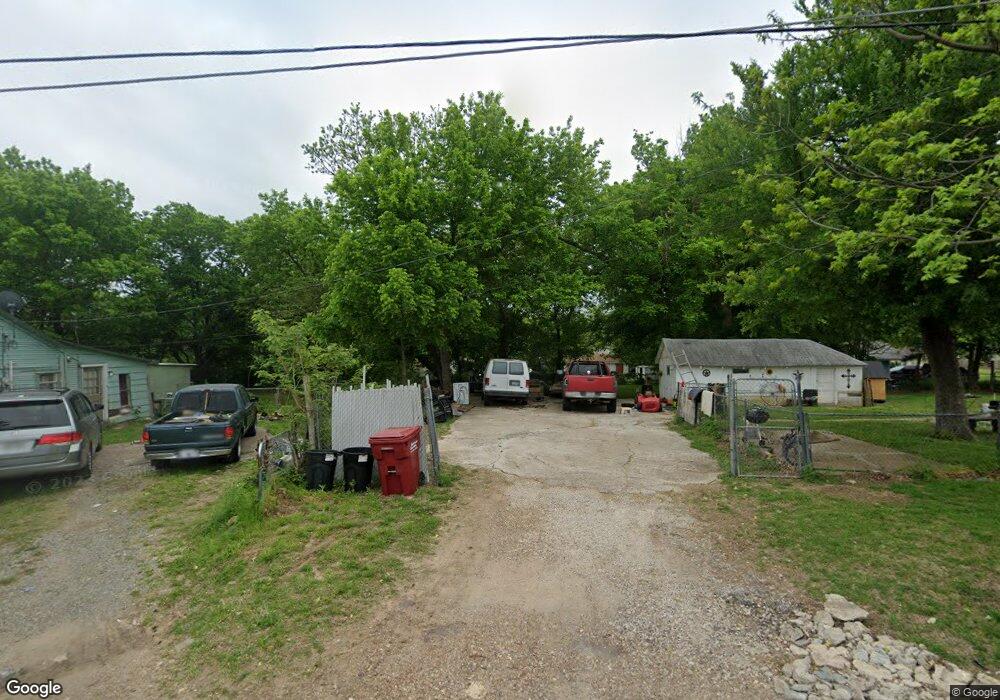 514 E 3rd St, Bonham, TX 75418 - photo 1