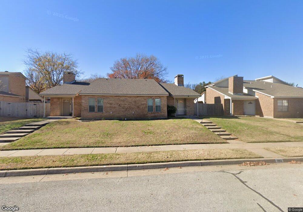 2802 Meadow Park Dr, Bedford, TX 76021 - photo 1