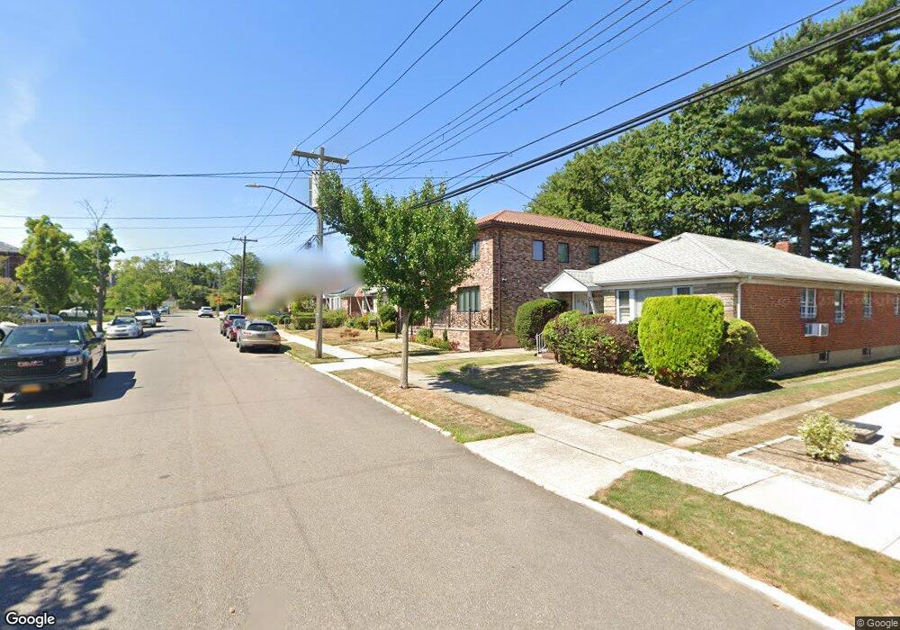 26231 60th Ave, Little Neck, NY 11362 - photo 1