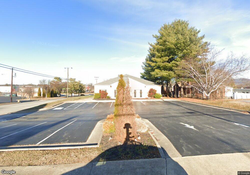 1009 W Main St, Waynesboro, VA 22980 - photo 1