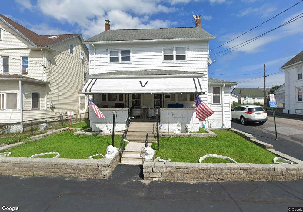 623 N Locust St, Hazleton, PA 18201 - photo 1