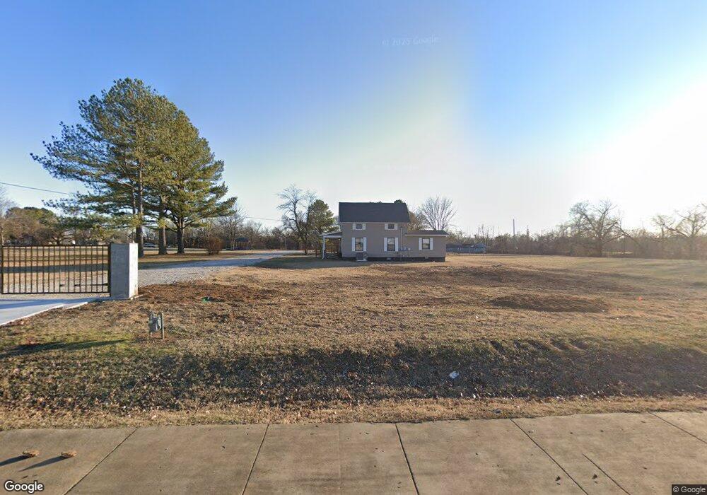 1711 SW 2nd St, Bentonville, AR 72712 - photo 1