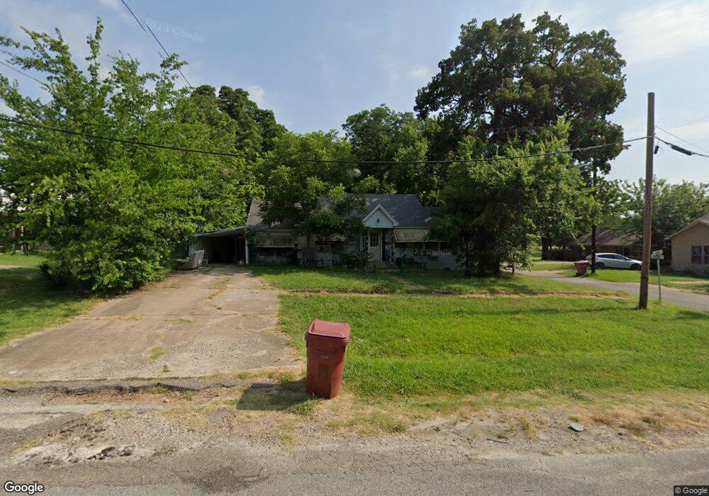 321 E 2nd St, Bonham, TX 75418 - photo 1