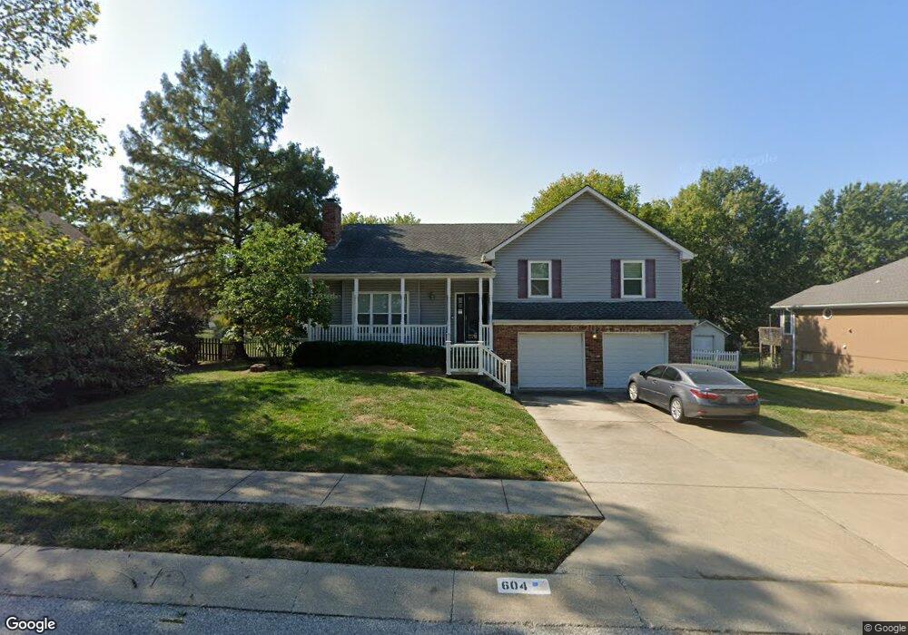 604 Sandpiper St, Raymore, MO 64083 - photo 1