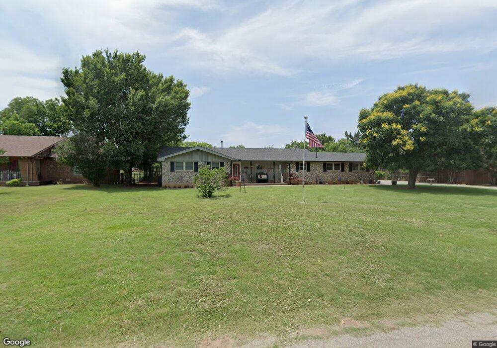 2011 Park Dr, Duncan, OK 73533 - photo 1