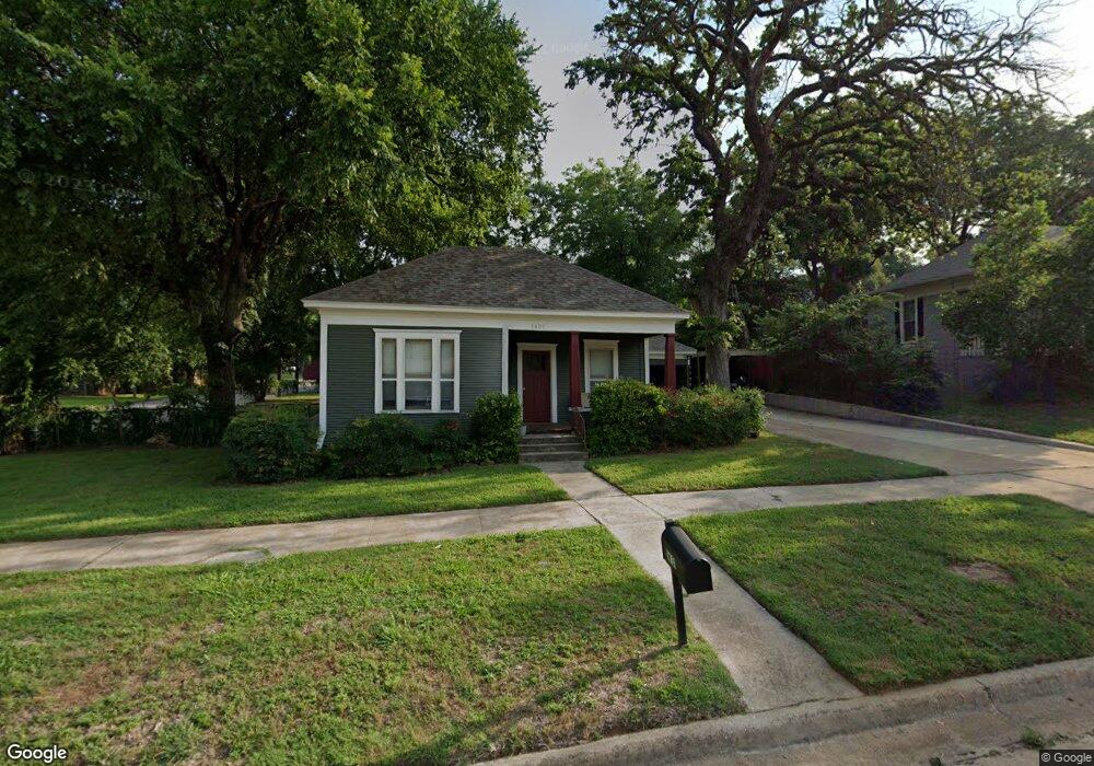 1431 W Crawford St, Denison, TX 75020 - photo 1