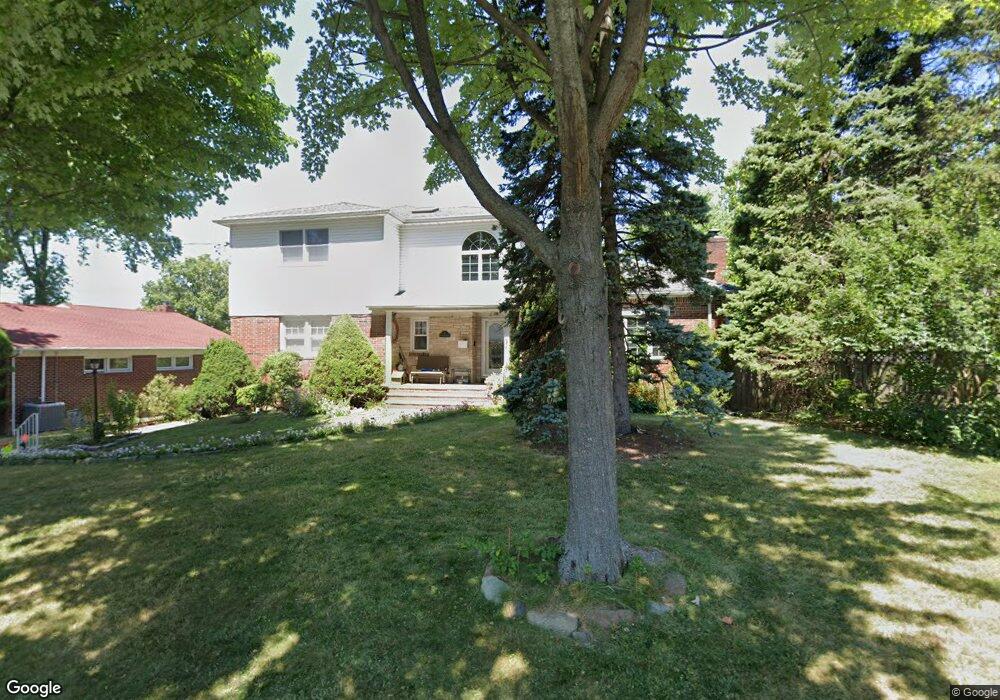 5 Shawnee St, Staten Island, NY 10301 - photo 1