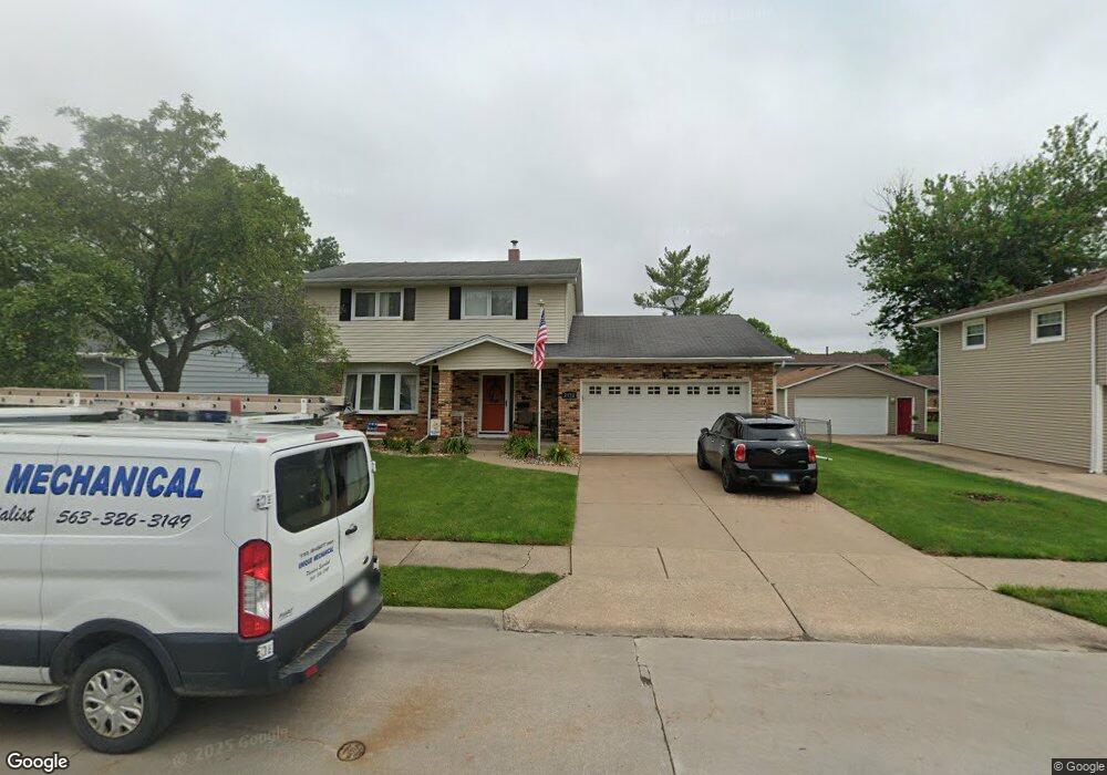 2132 W 29th St, Davenport, IA 52804 - photo 1