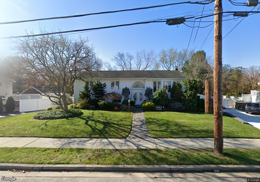 9 Manchester Dr, Bethpage, NY 11714 - photo 1