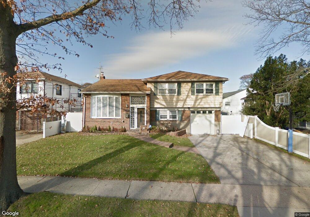 715 Allwyn St, Baldwin, NY 11510 - photo 1