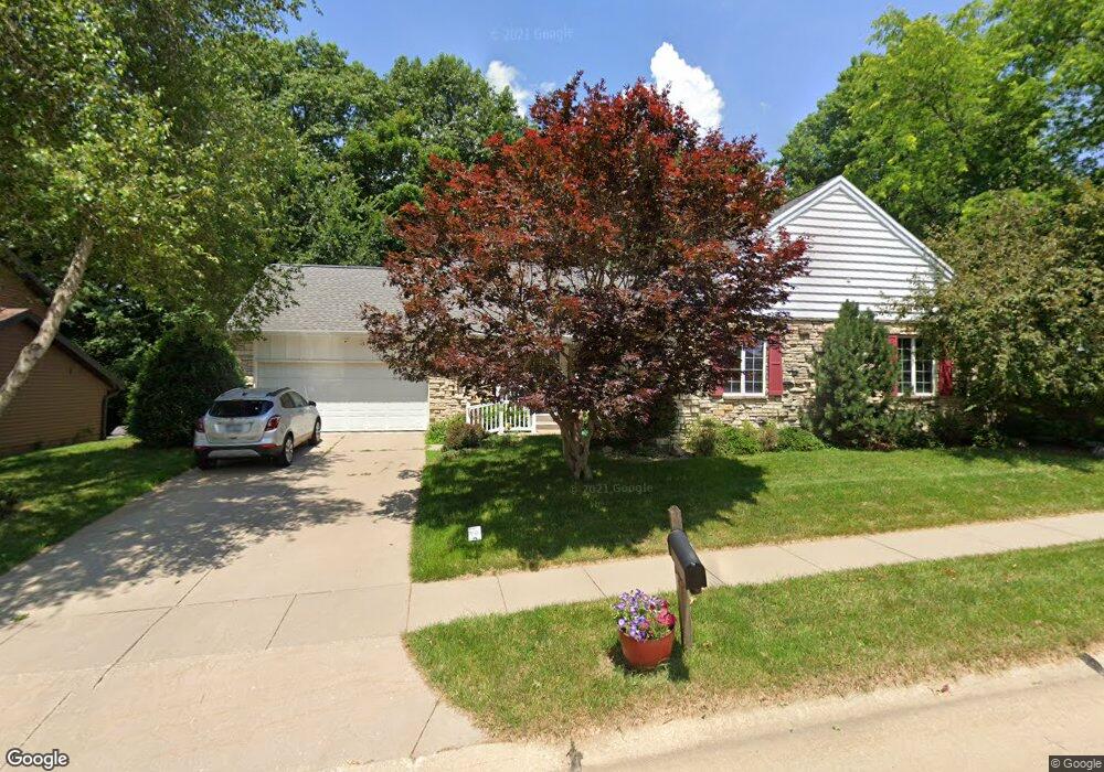 330 McKinsie Ct NE, Cedar Rapids, IA 52402 - photo 1