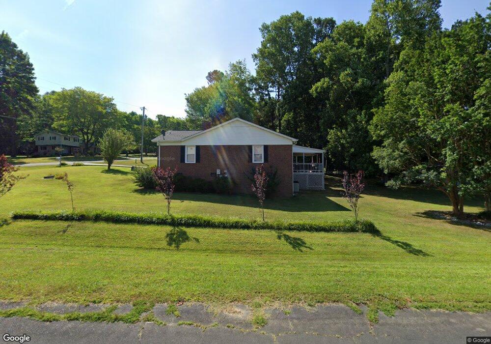 1060 Skyline Dr, Asheboro, NC 27205 - photo 1