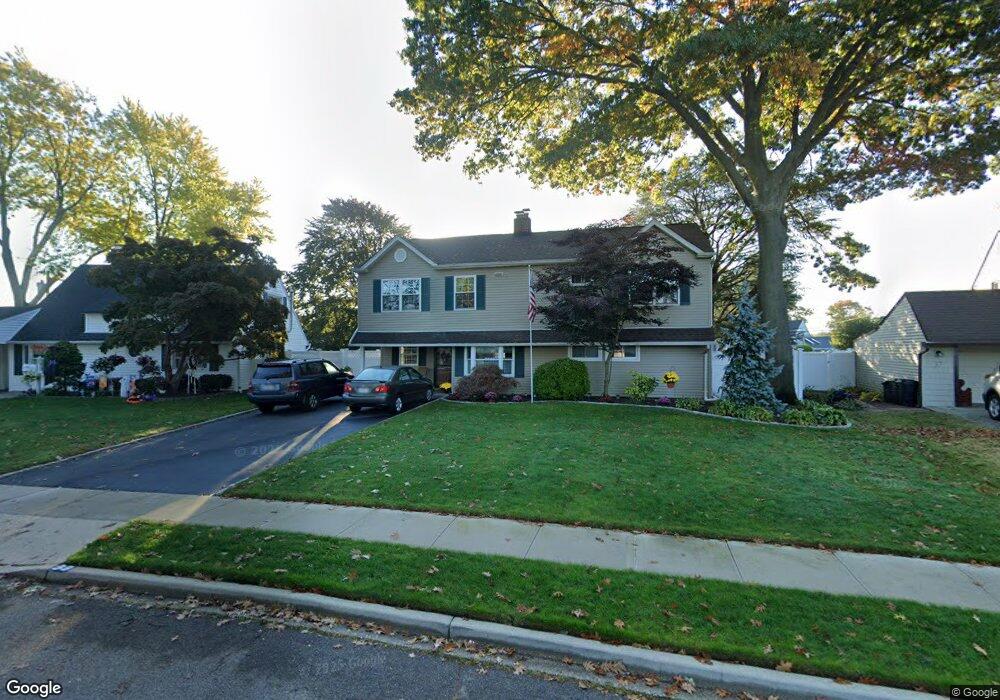 33 Ribbon Ln, Wantagh, NY 11793 - photo 1