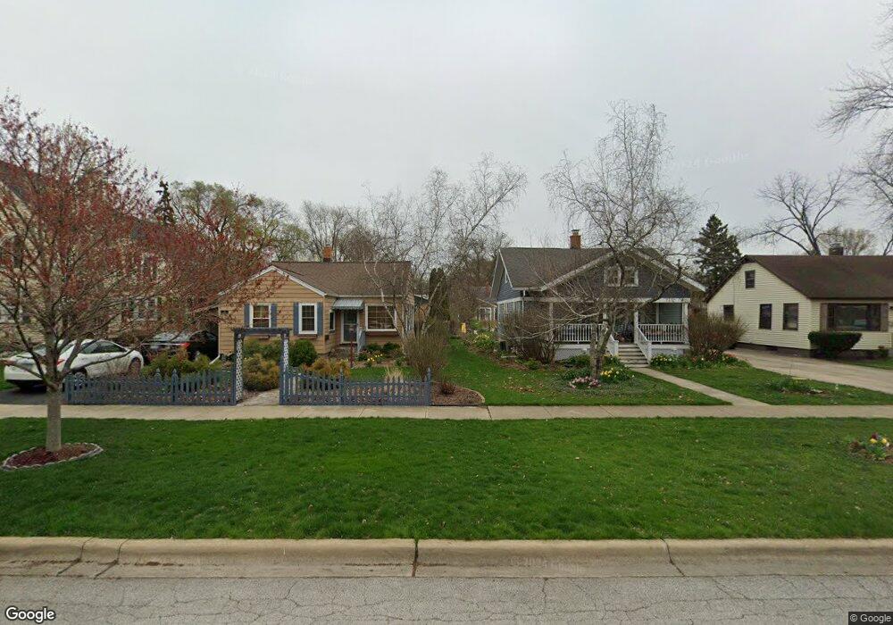 330 S Commonwealth Ave, Aurora, IL 60506 - photo 1