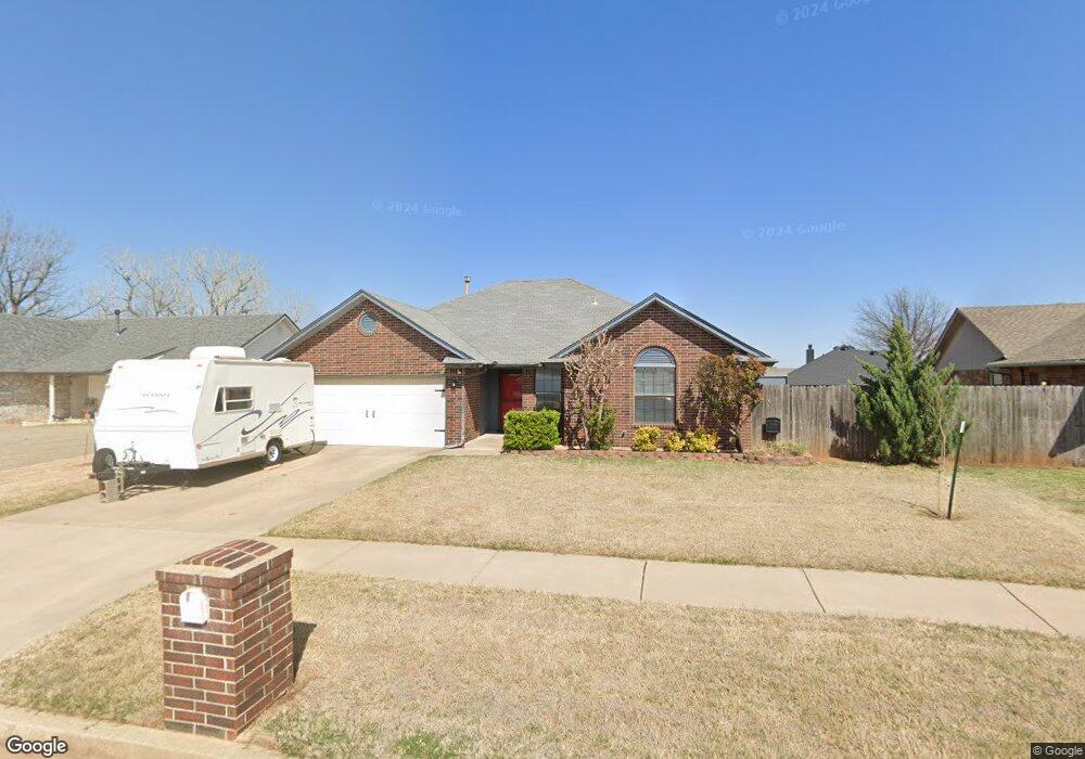 305 NE 16th St, Moore, OK 73160 - photo 1