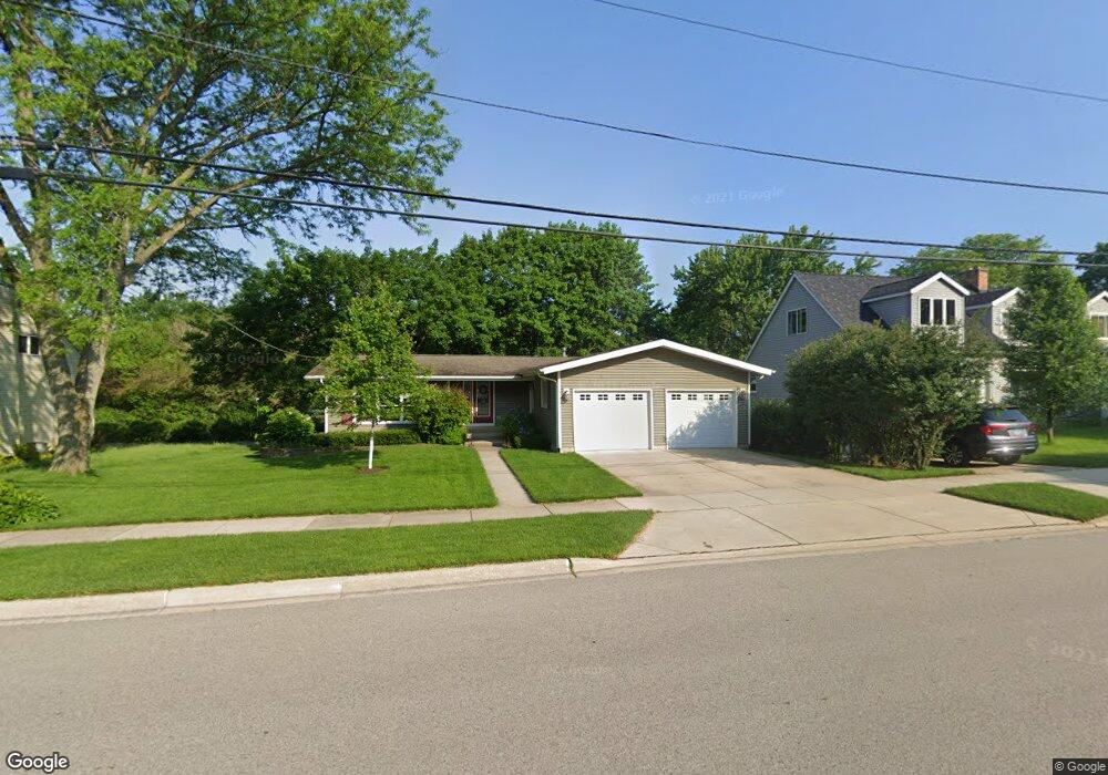 514 S Hubbard St, Algonquin, IL 60102 - photo 1