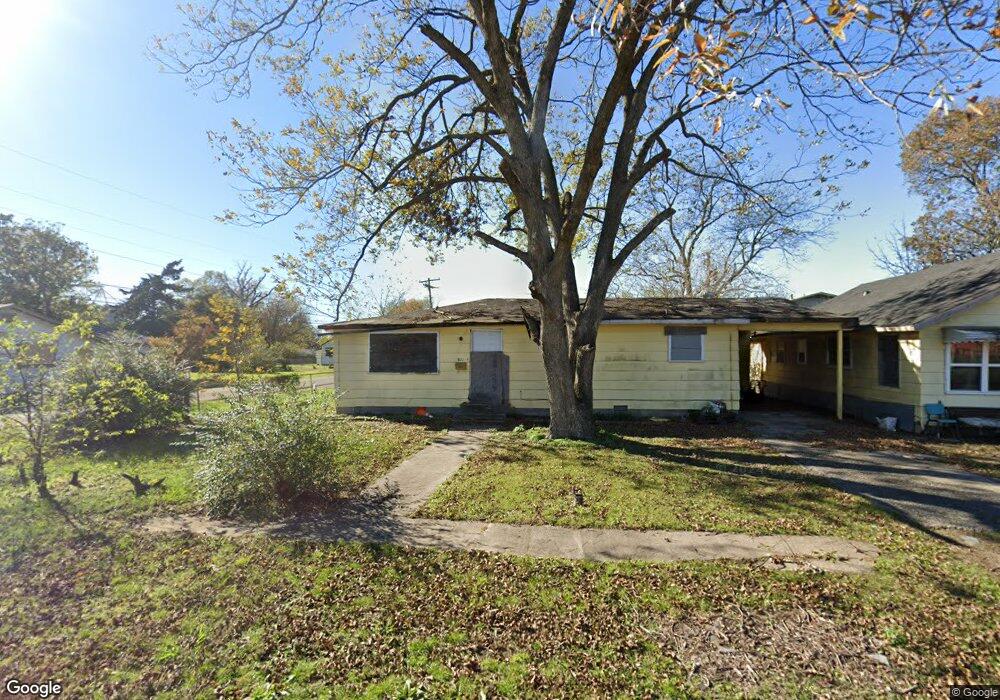 601 N Maple St, Stuttgart, AR 72160 - photo 1