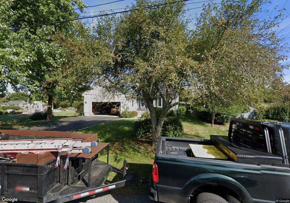 25 Eastern View Ave, Wakefield, RI 02879 - photo 1