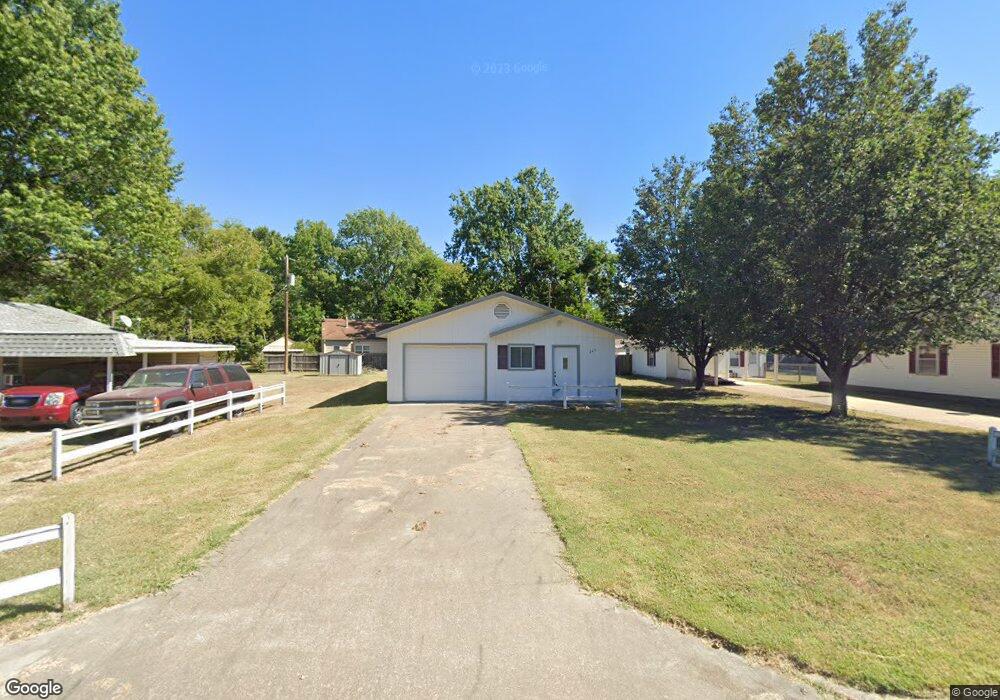 215 N Rowe St, Pryor, OK 74361 - photo 1