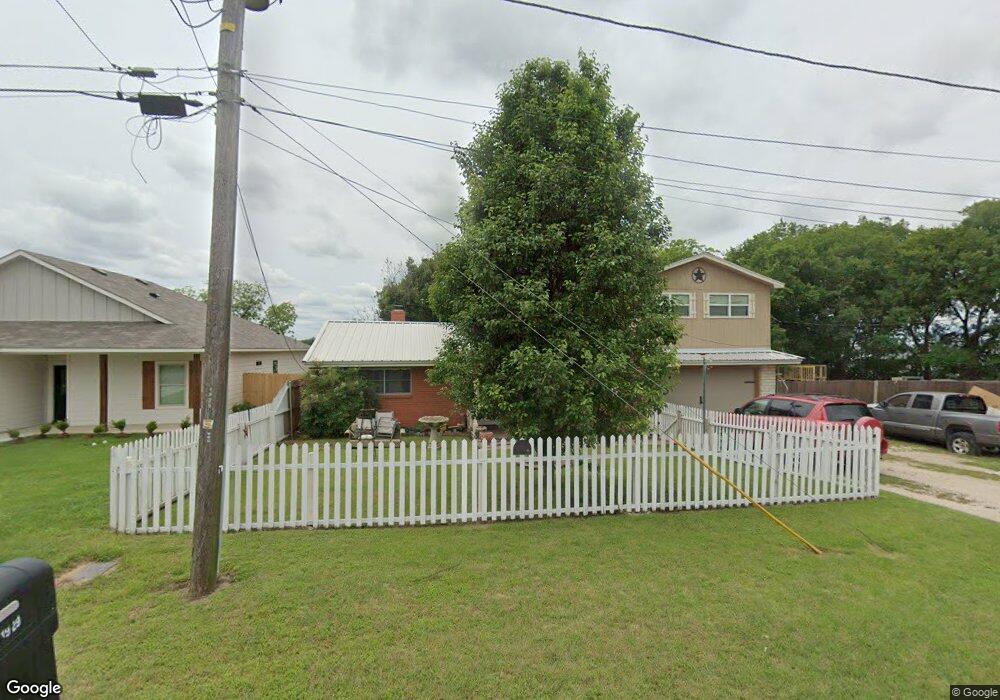 1929 N Wilhite St, Cleburne, TX 76031 - photo 1