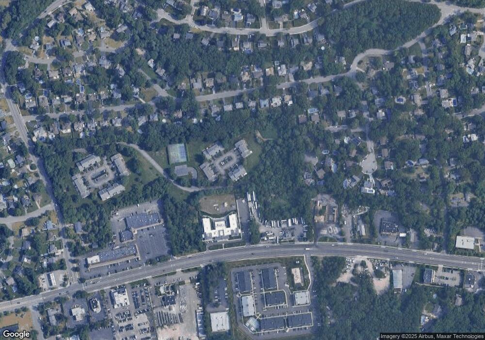 39 Sandy Hill Rd unit 39, ComMacK, NY 11725 - photo 1