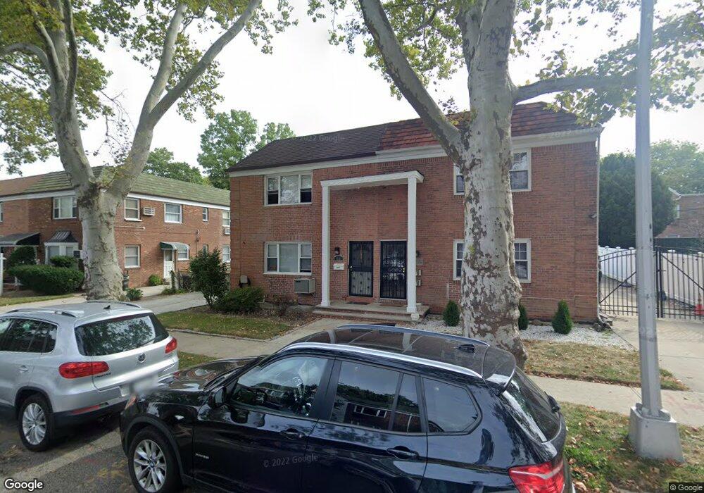 7511 197th St, Fresh Meadows, NY 11366 - photo 1