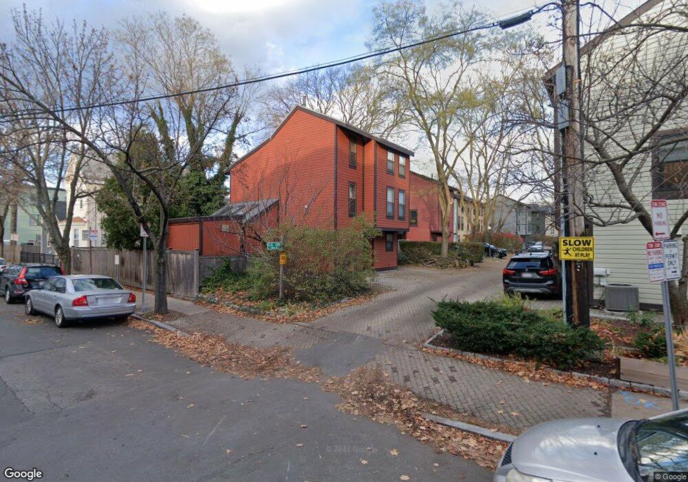 2 Lilac Ct, Cambridge, MA 02141 - photo 1