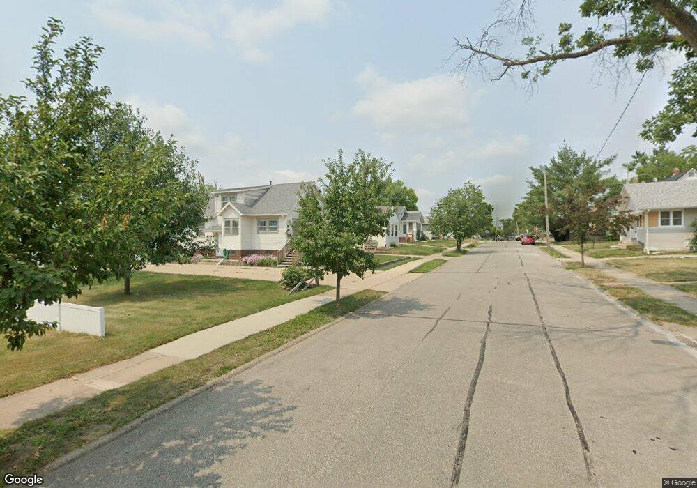 810 17th St SW, Cedar Rapids, IA 52404 - photo 1