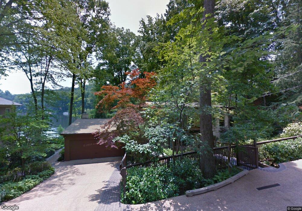 6367 Waterway Dr, Falls Church, VA 22044 - photo 1