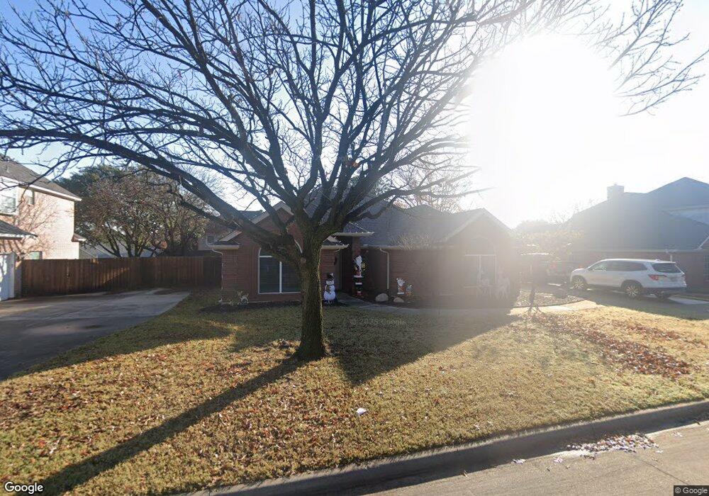 1648 Oak Creek Dr, Hurst, TX 76054 - photo 1