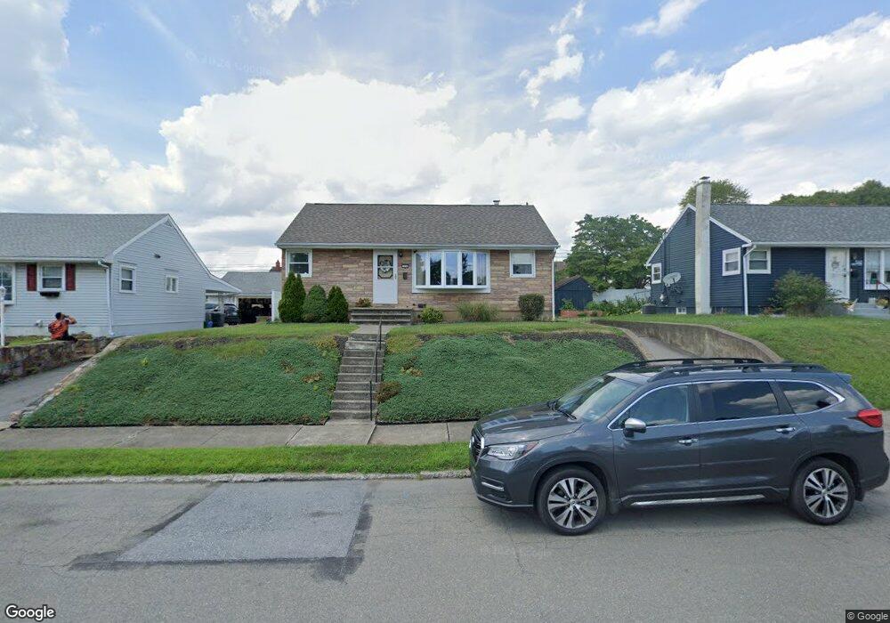 1554 Dale Ln, Bethlehem, PA 18018 - photo 1