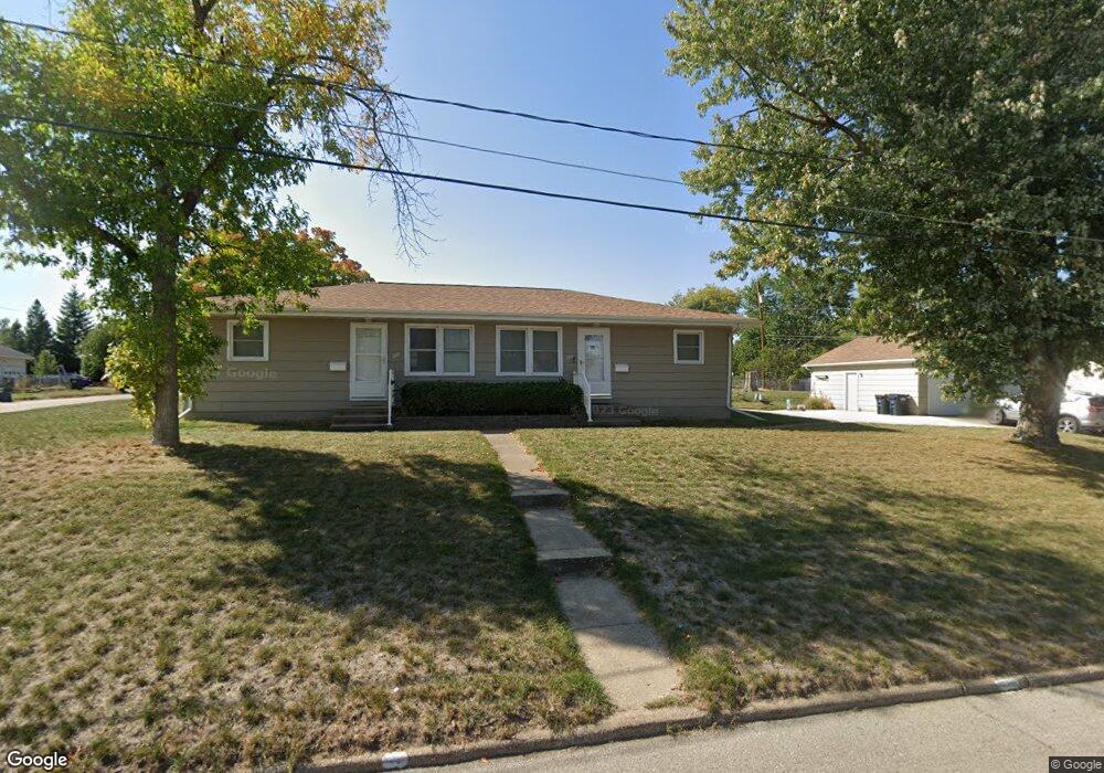 206 B Ave unit 208, Hiawatha, IA 52233 - photo 1