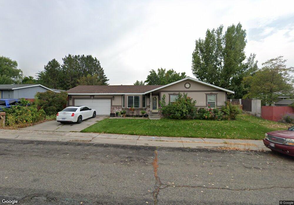 1966 Pearce St, Winnemucca, NV 89445 - photo 1