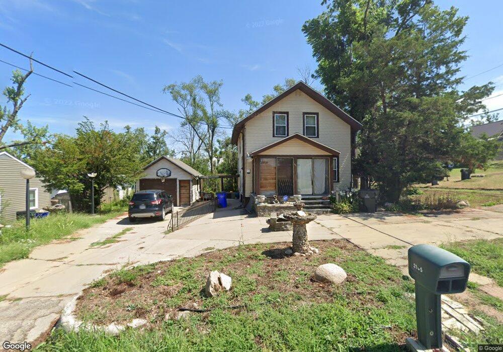 2105 11th St SW, Cedar Rapids, IA 52404 - photo 1