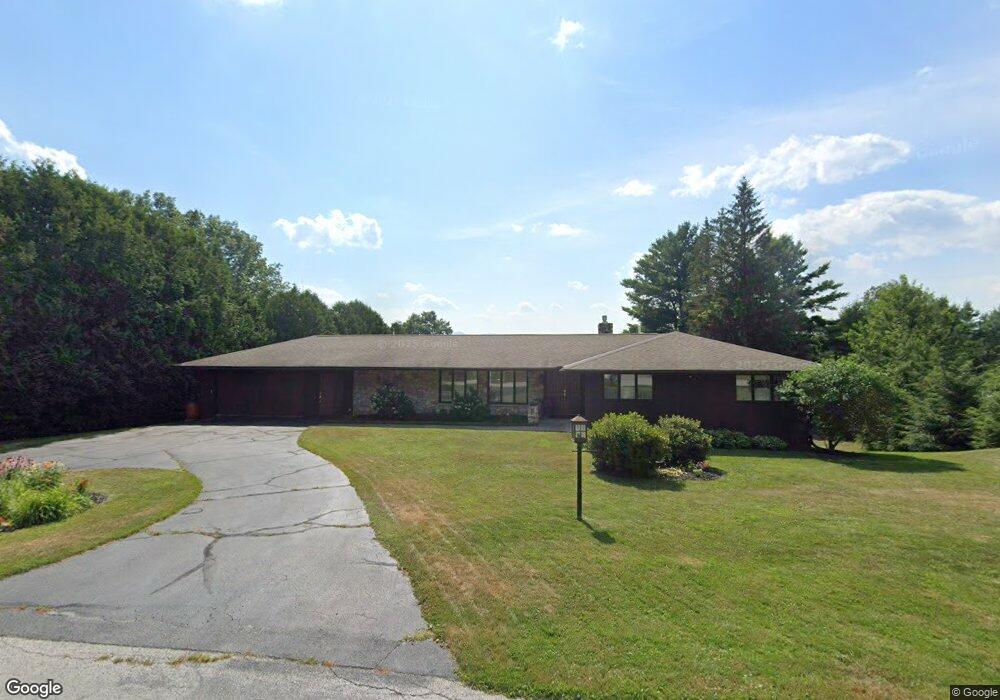 81 Susan Ln, Rutland, VT 05701 - photo 1