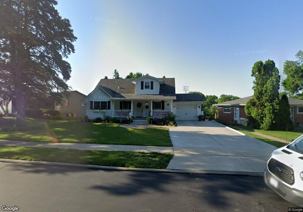 1333 Hillside Dr, Bettendorf, IA 52722 - photo 1