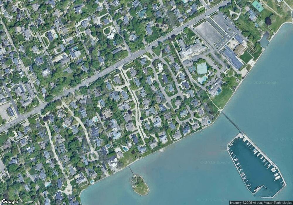 10 Dodge Place, Grosse Pointe, MI 48230 - photo 1