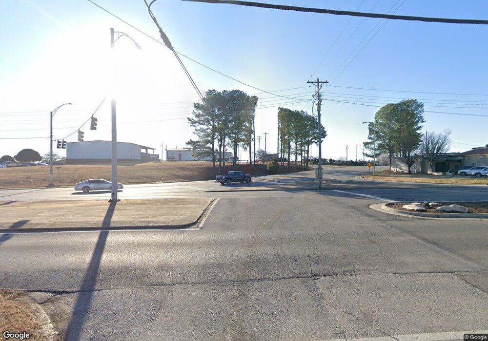 104 N Chestnut St, Florence, AL 35630 - photo 1