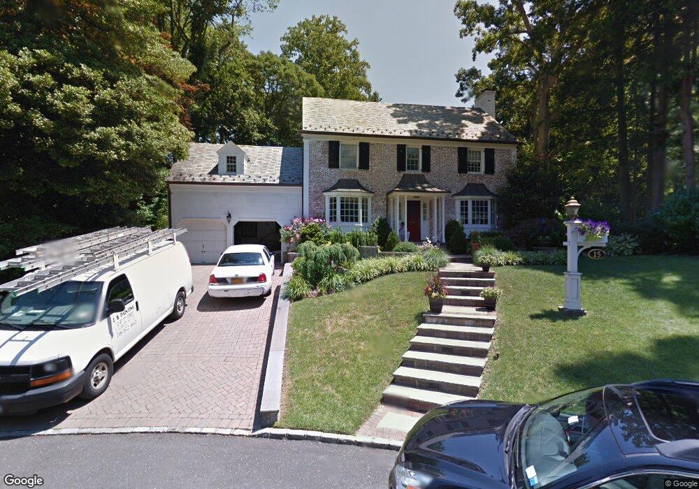 15 Ridge Cir, Manhasset, NY 11030 - photo 1