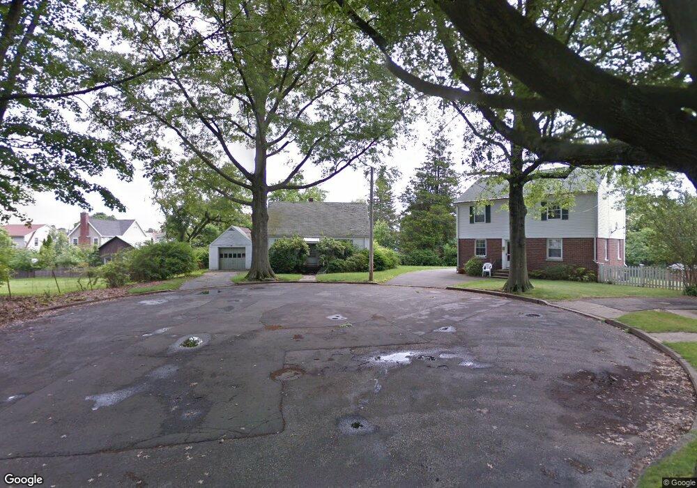 1 S Pine Creek Ct, Fairfield, CT 06824 - photo 1