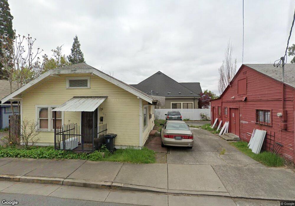 755 NE 6th St, Grants Pass, OR 97526 - photo 1