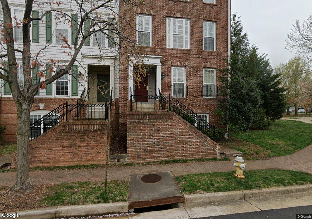 1601A Potomac Greens Dr, Alexandria, VA 22314 - photo 1