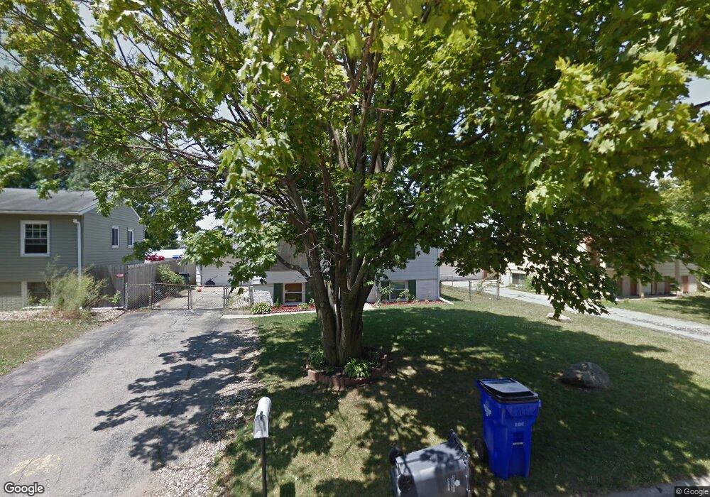 3016 Chapel Dr SW, Cedar Rapids, IA 52404 - photo 1